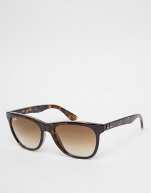 Ray-Ban Wayfarer Sunglasses 0RB4184
