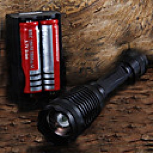 2200LM CREE XM-L T6 LED Flashlight Focus Torch light  2x 18650 Batteries  Charger